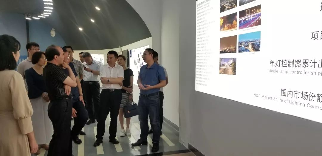 640FR60B96B.jpg 640FR60B96B.jpg